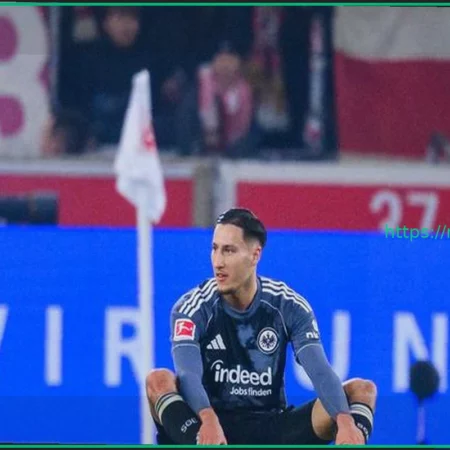 Бундеслига: Узун, Эбнуталиб и Батшуайи вернулись к тренировкам «Айнтрахта»