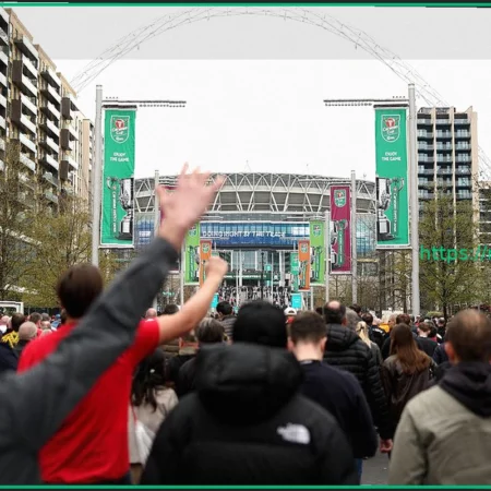 Автобус с болельщиками «Манчестер Сити» загорелся по пути на матч в Лондон