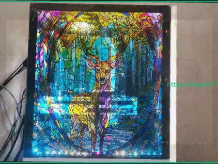 Изысканный Витраж для Игрового ПК: Великолепное Животное от Пользователя Reddit