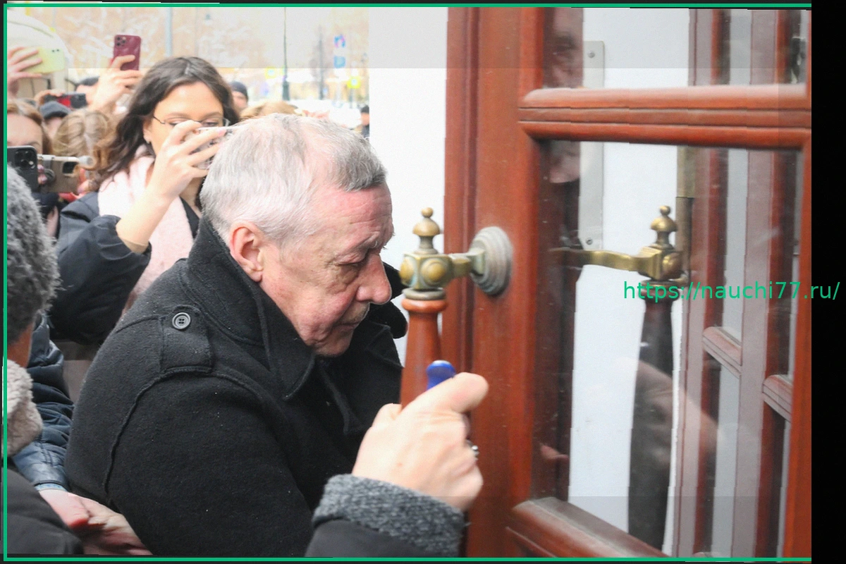 Preview Никита Михалков выразил благодарность Владимиру Путину за возвращение Михаила Ефремова на сцену