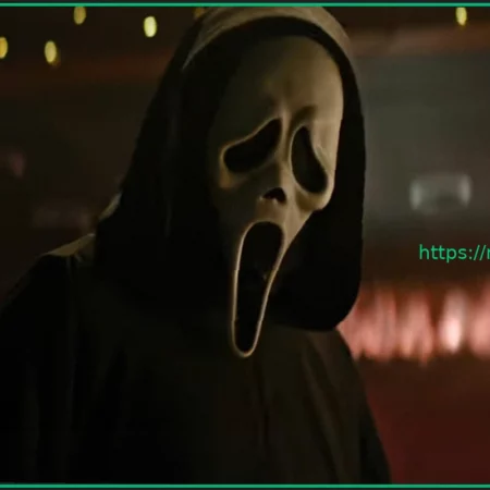 Актер, играющий Призрачное лицо в «Крике 7», не знал о своей роли убийцы, пока ее не раскрыл костюм