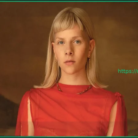 Aurora исполняет «A Place To Call Home» для музыкального видео World of Warcraft: Midnight