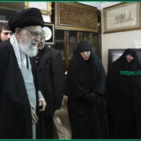 Супруга Верховного лидера Ирана Али Хаменеи, Мансуре Ходжасте, оказалась жива