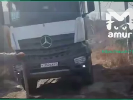 Жители российского города перекрыли доступ к мусорной площадке