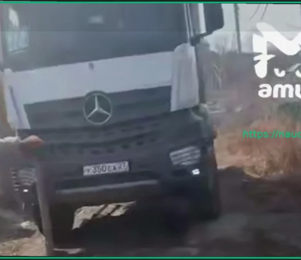 Жители российского города перекрыли доступ к мусорной площадке