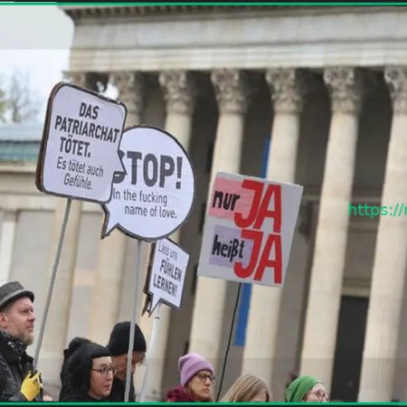 Демонстрация против сексуального насилия