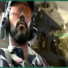 Игрок продолжает играть, несмотря на пролитый на него горячий напиток