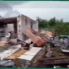 Последствия мощного торнадо в Свердловской области запечатлены на видео