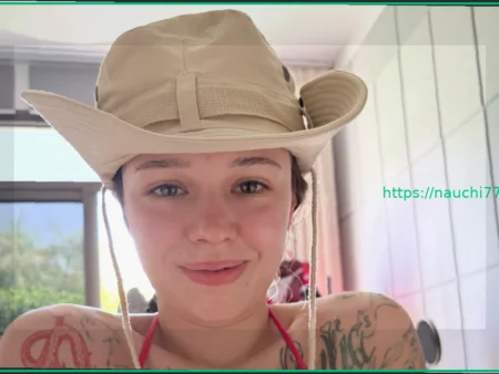 Натуральная красота Инстасамки: поклонники в восторге от ее снимков в бикини без макияжа